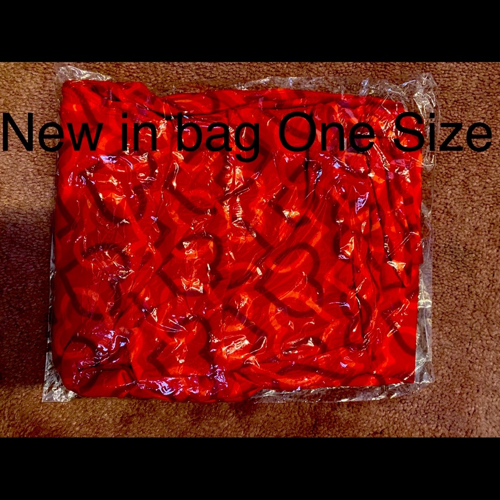 Valentine Hearts Lularoe leggings.